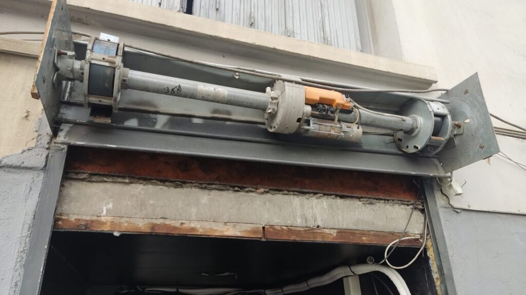 réparation moteur de rideaux metalliques à Lyon